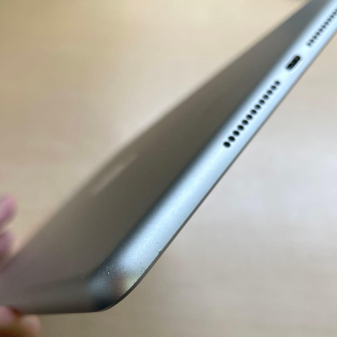 iPad 第6世代　A1893　Wi-Fiモデル　シルバー　32GB 美品　#2