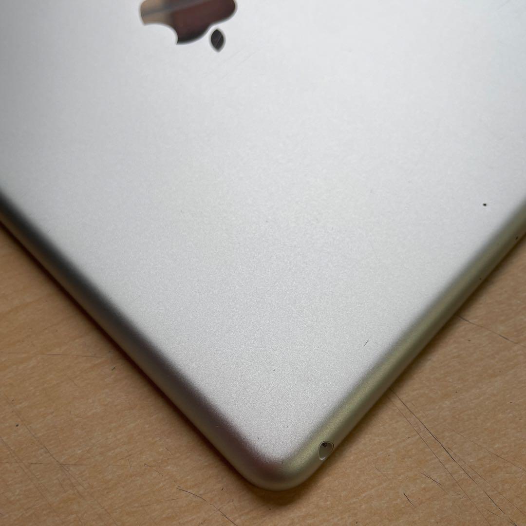 iPad 第6世代　A1893　Wi-Fiモデル　シルバー　32GB 美品　#2