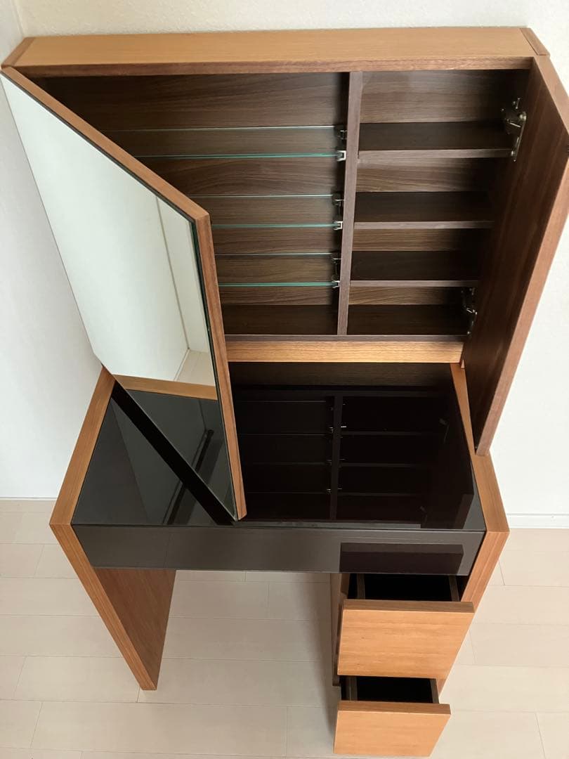 小樽 モーダエンカーサ ドレッサー 天然木 ガラス