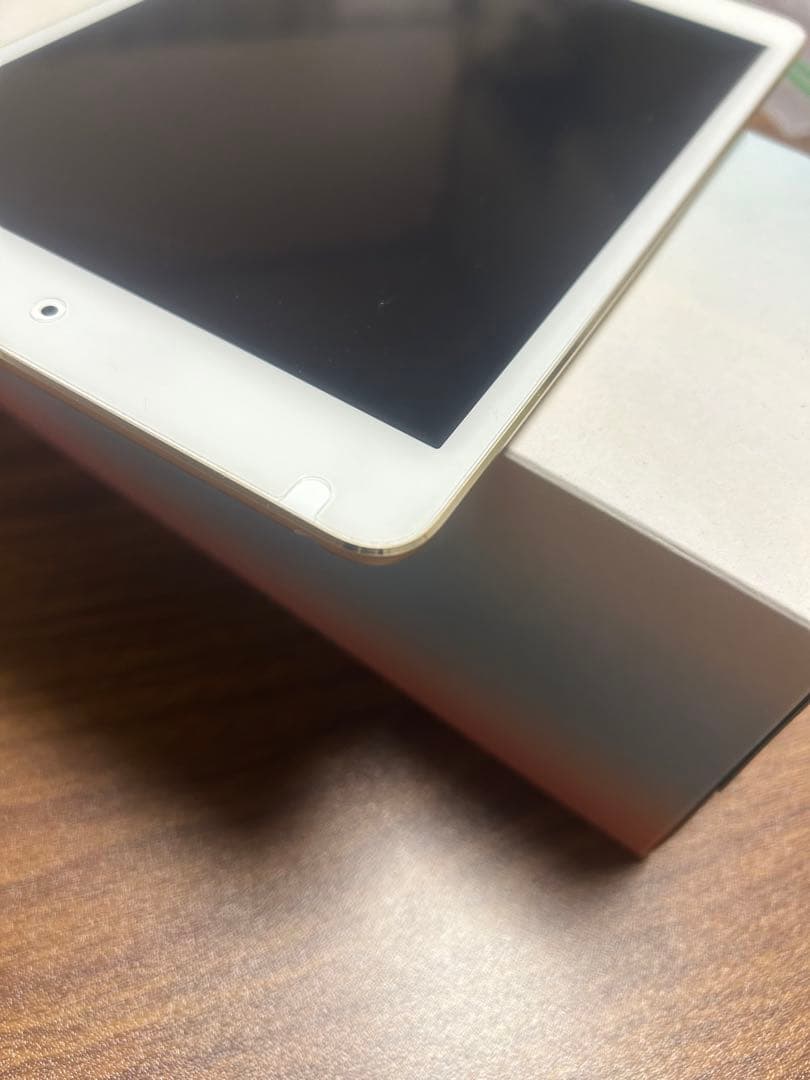 美品　バッテリー最大容量99% iPad mini4 ゴールド 本体