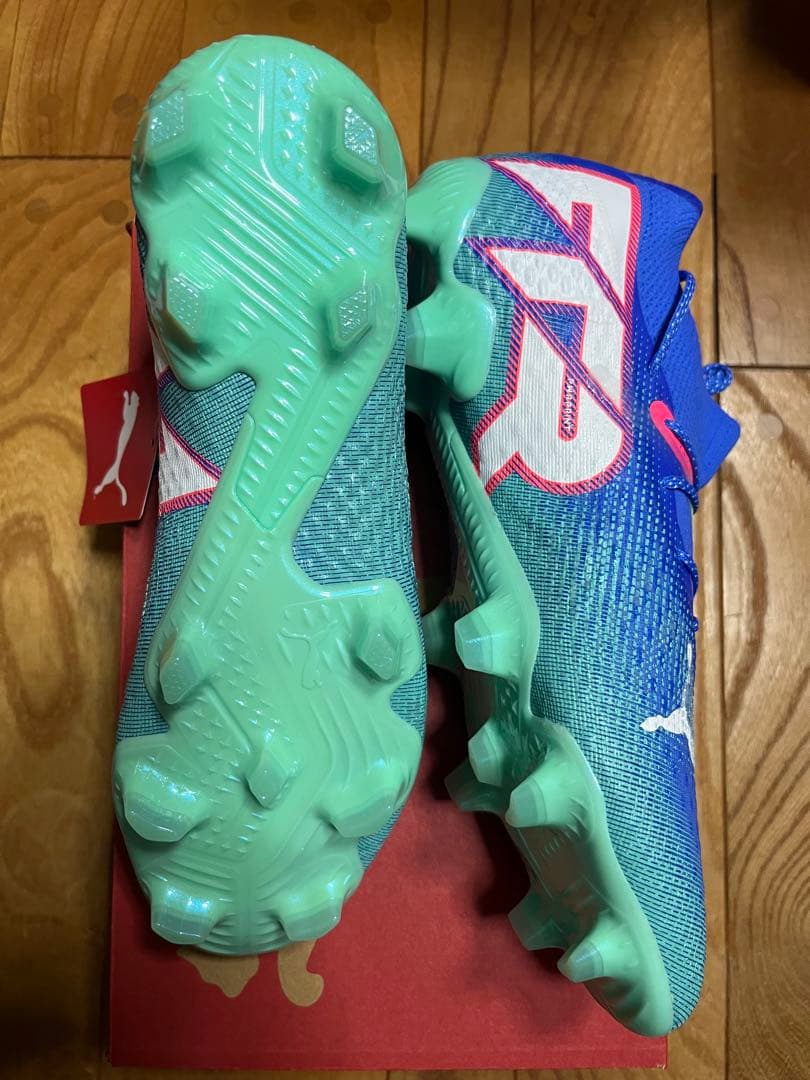 新品　大特価　プーマ　フューチャー 7 アルティメット FG AG 25cm B