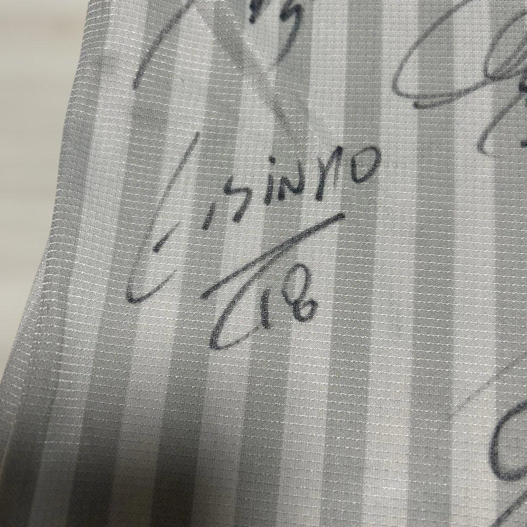 33人のサイン入り！川崎フロンターレ2018年のアウェイユニフォーム