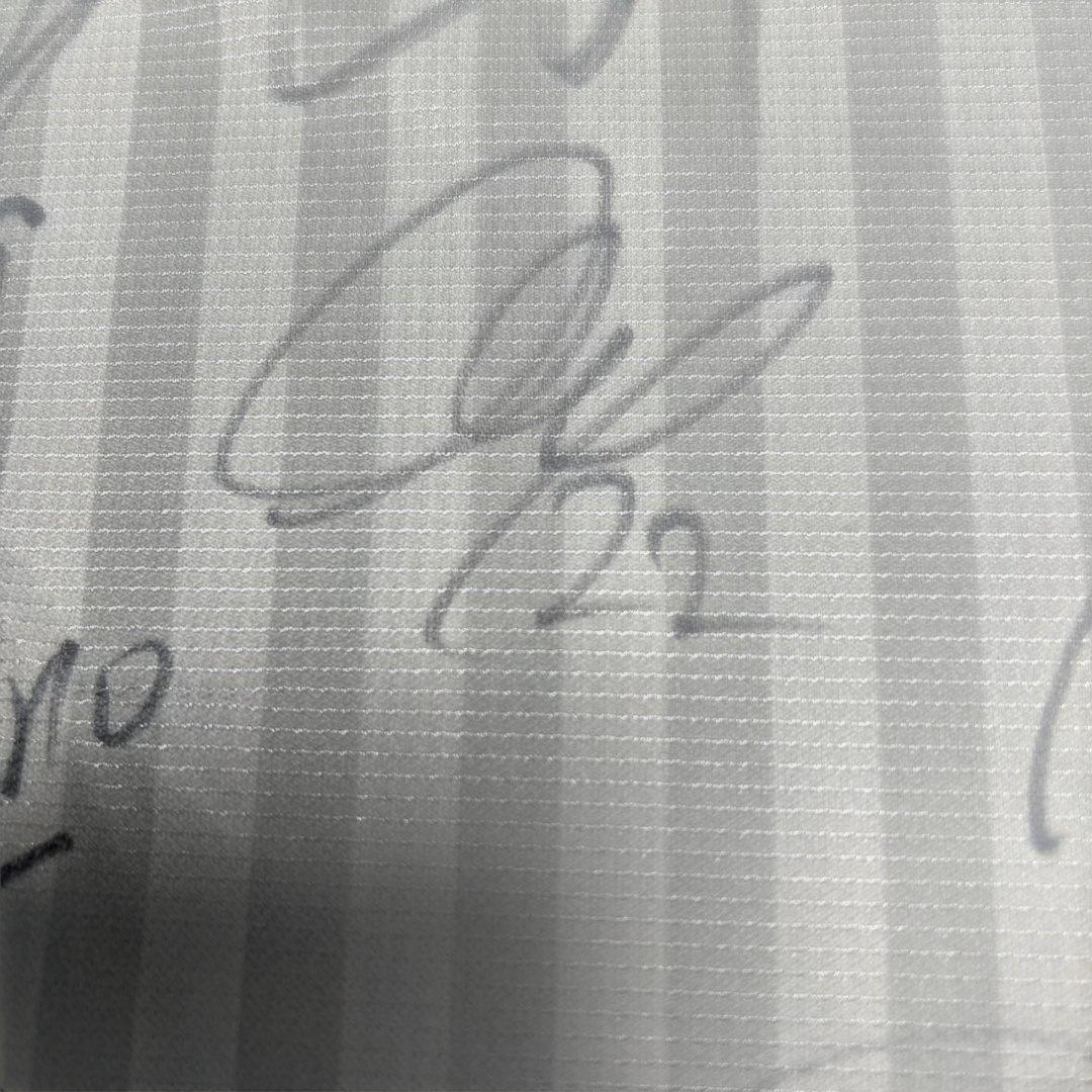 33人のサイン入り！川崎フロンターレ2018年のアウェイユニフォーム