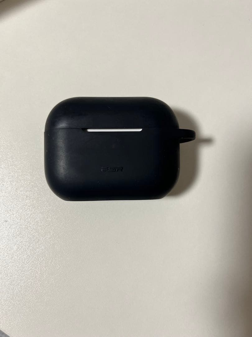 AirPods Pro 本体とケース