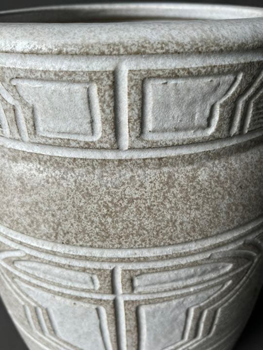 信楽焼傘立て  幾何学模様 高さ４６cm