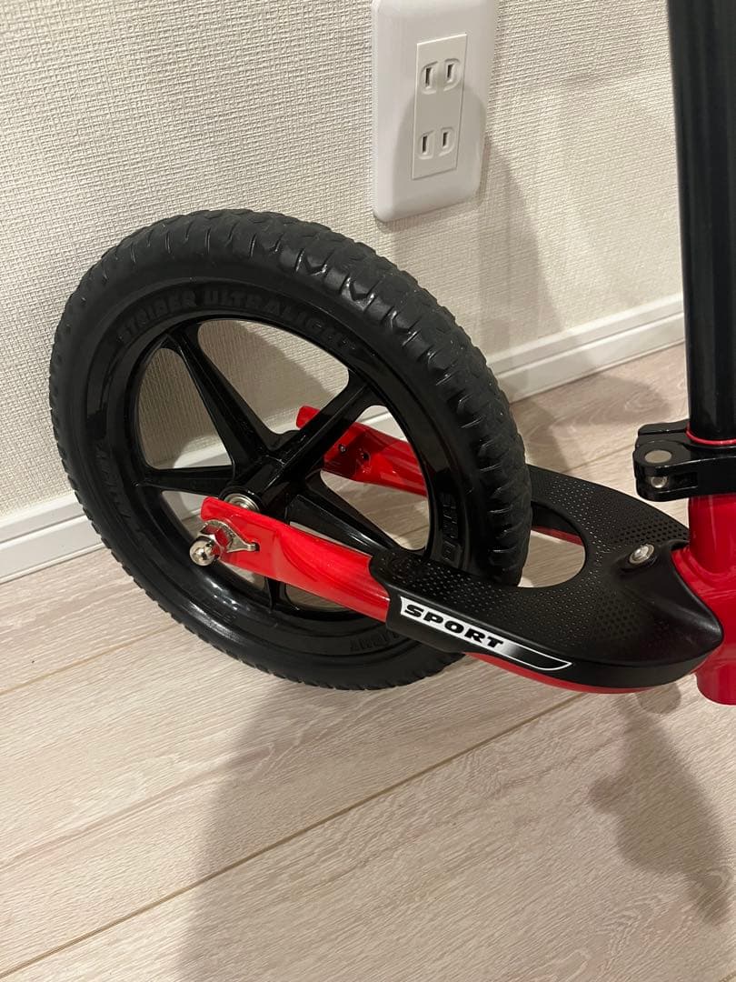 ナカシリSTRIDER スポーツ　レッド　スタンド付き