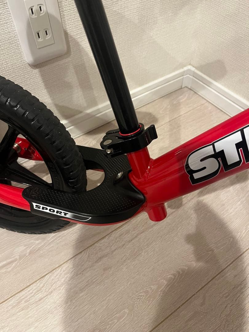 ナカシリSTRIDER スポーツ　レッド　スタンド付き