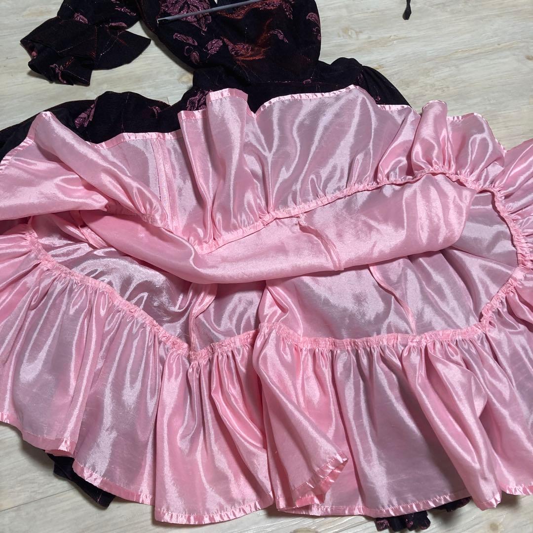 良品 フラメンコ ワンピース 伸びる生地 花柄 ピンクラメ ゴージャスフリル 黒