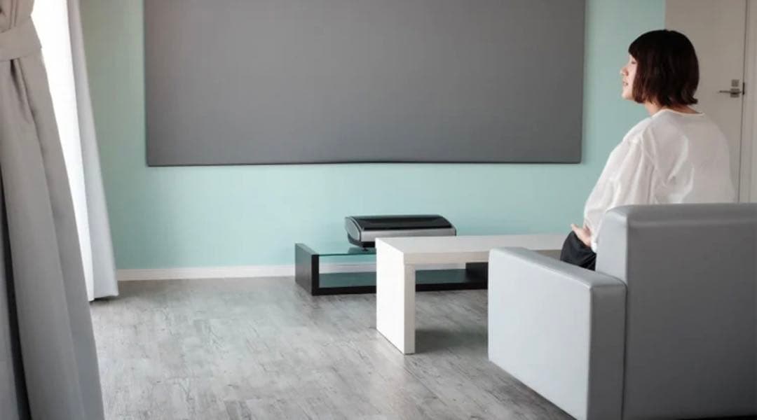 【新品未使用】プロジェクタースクリーン【非売品】