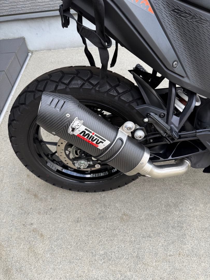 KTM390アドベンチャー　MIVV カーボンファイバー スリップオンマフラー