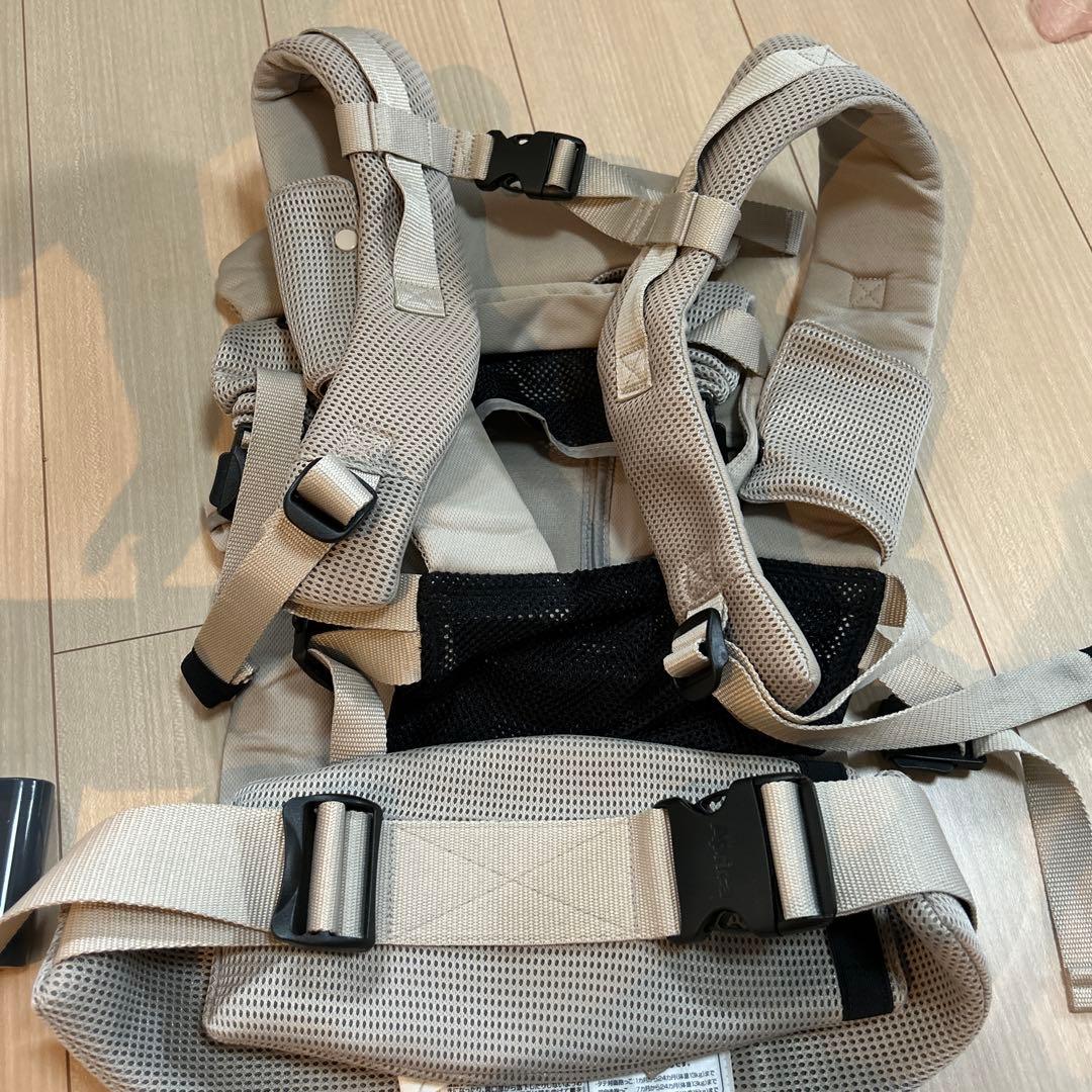 アップリカ　ラクリス　ベージュ 抱っこ紐 メッシュ