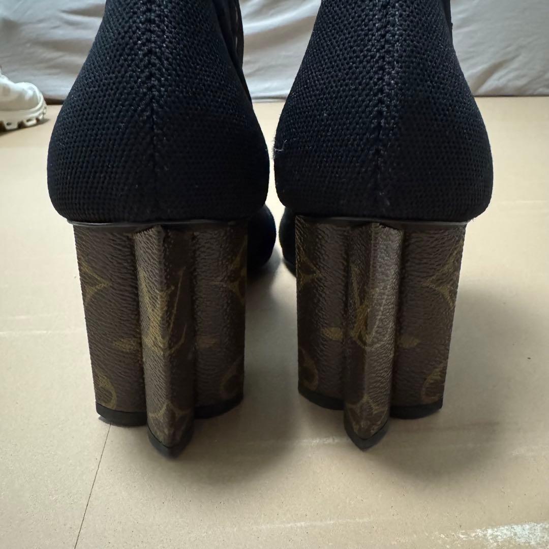 【美品】LOUIS VUITTON ブラック シルエットラインアンクルブーツ