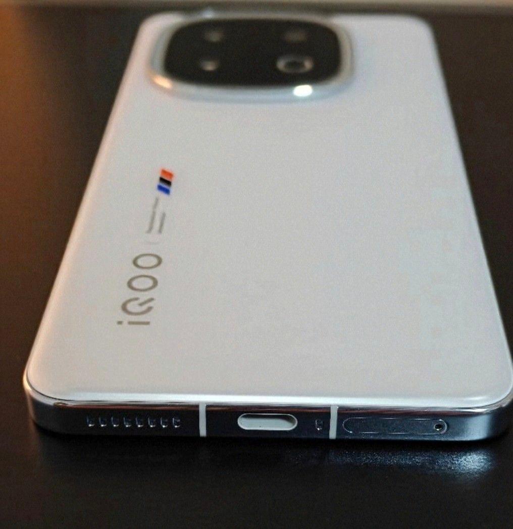 z*7様 Vivo iQOO 13  Edition