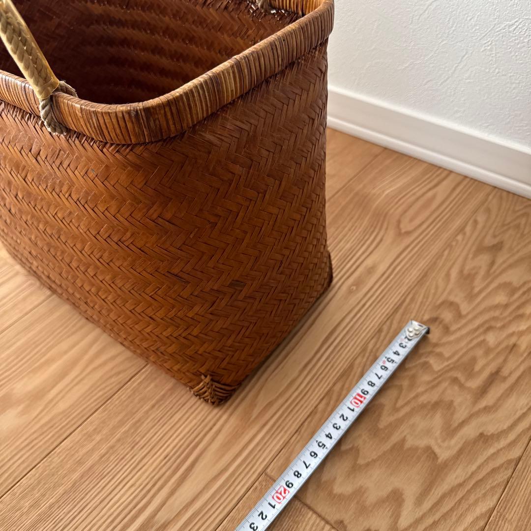 古道具　竹の市場かご　竹籠　篠竹　鈴竹　買い物かご　ヴィンテージ 竹細工