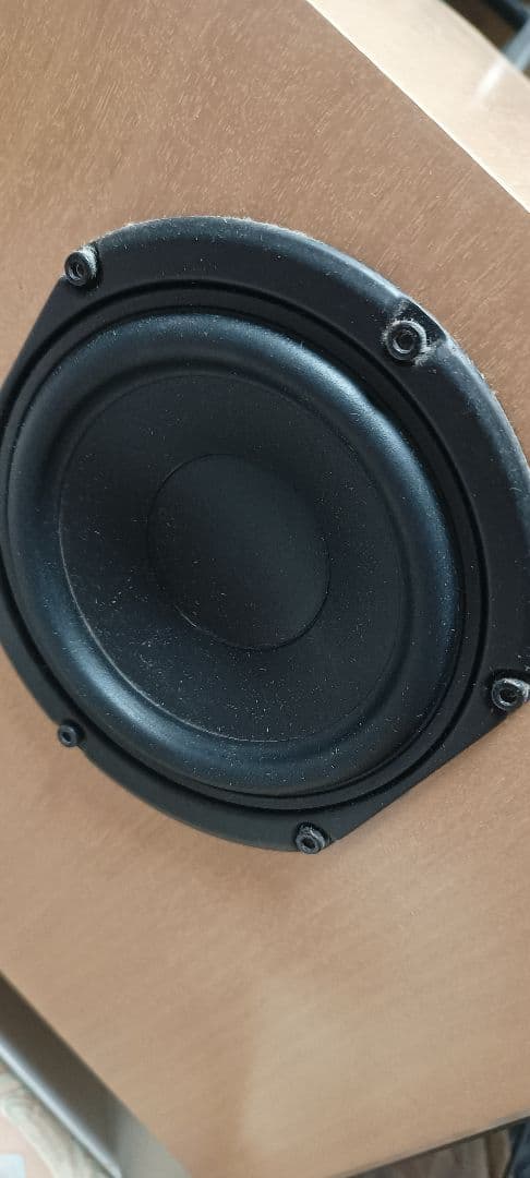 ヤマハ　YST-SW225　　高級Peerless　パッシブラジエーター搭載