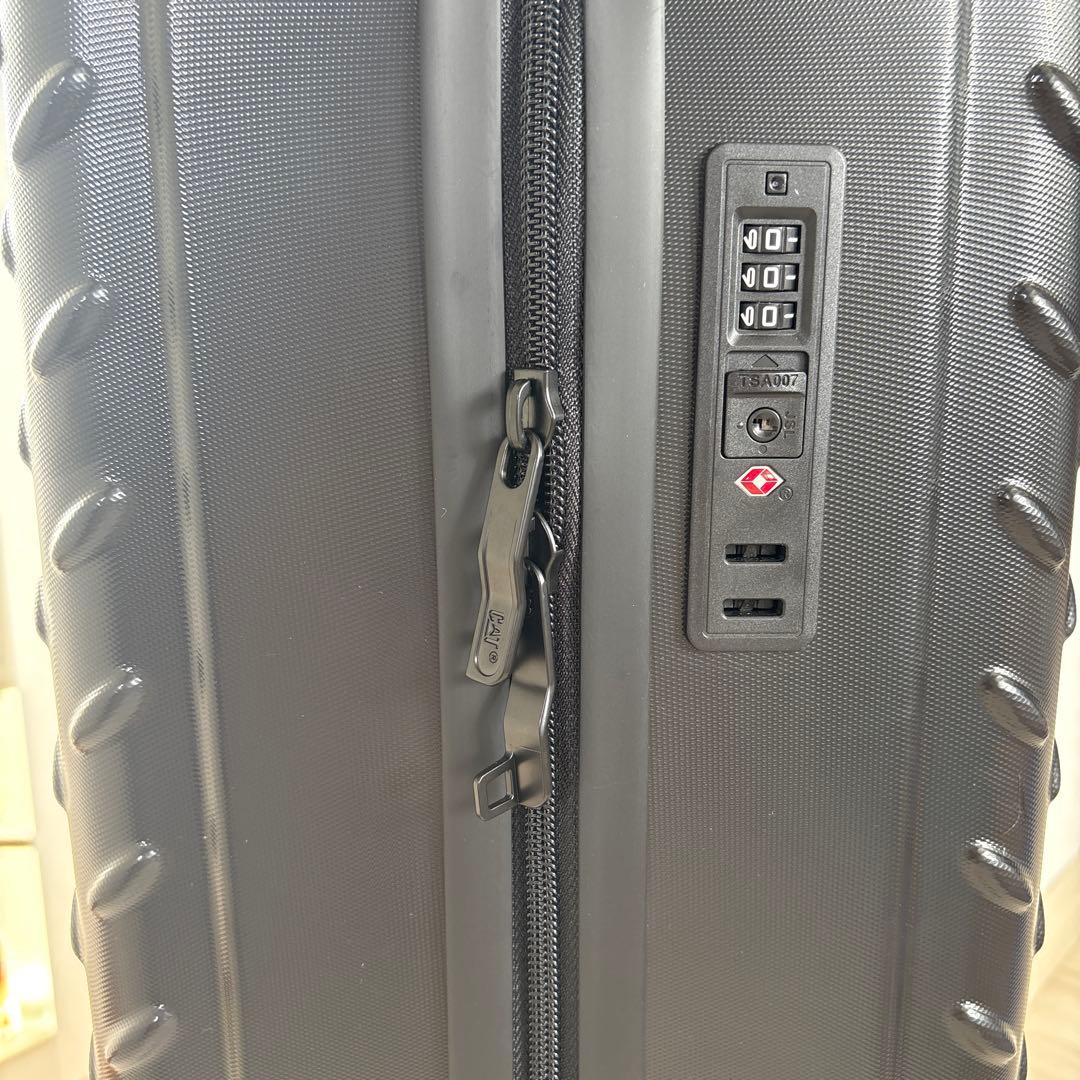 スーツケース　キャリーケース　キャタピラー　ブラックcaterpillar