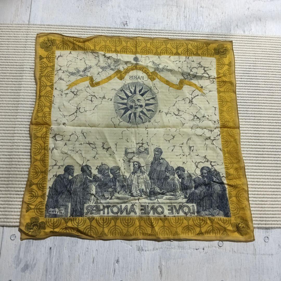 W1175◆ゴルチエ ハンカチ キリスト教 LOVE ONE ANOTHER