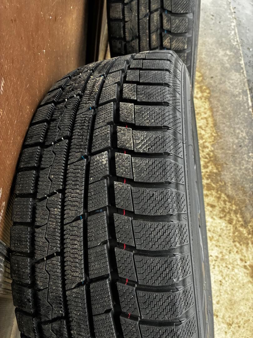 スタッドレス　18インチ ブラックホイールセット235/60R18 cx60など