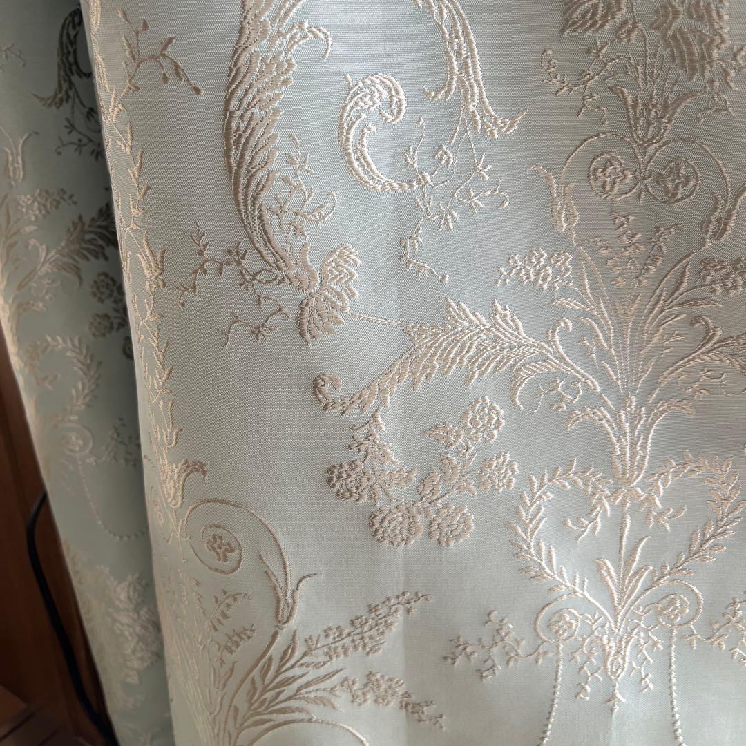 セシール　掃き出し窓用カーテン　ライトグリーン　レースカーテン付き①