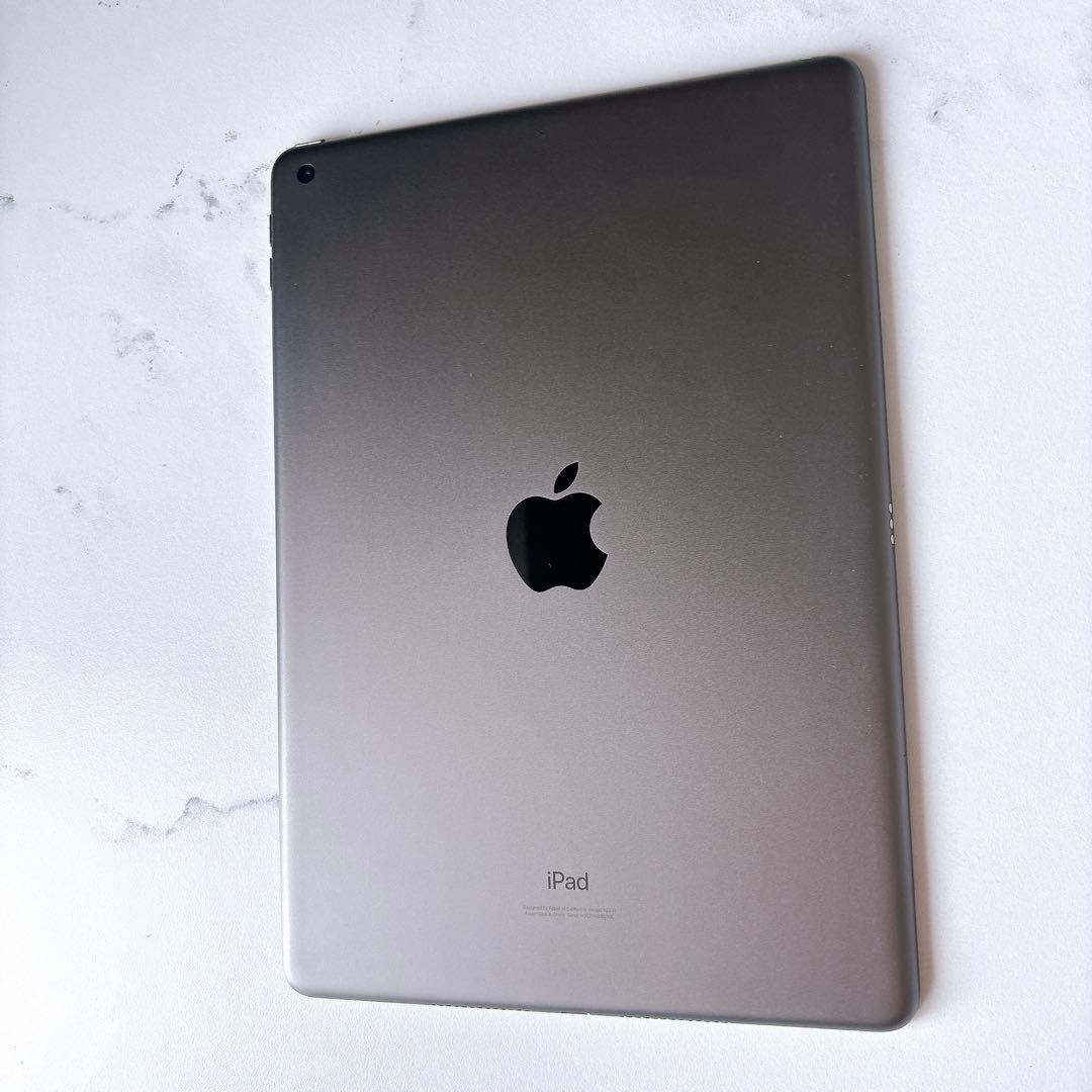 【美品】 iPad 8世代 32GB スペースグレイ