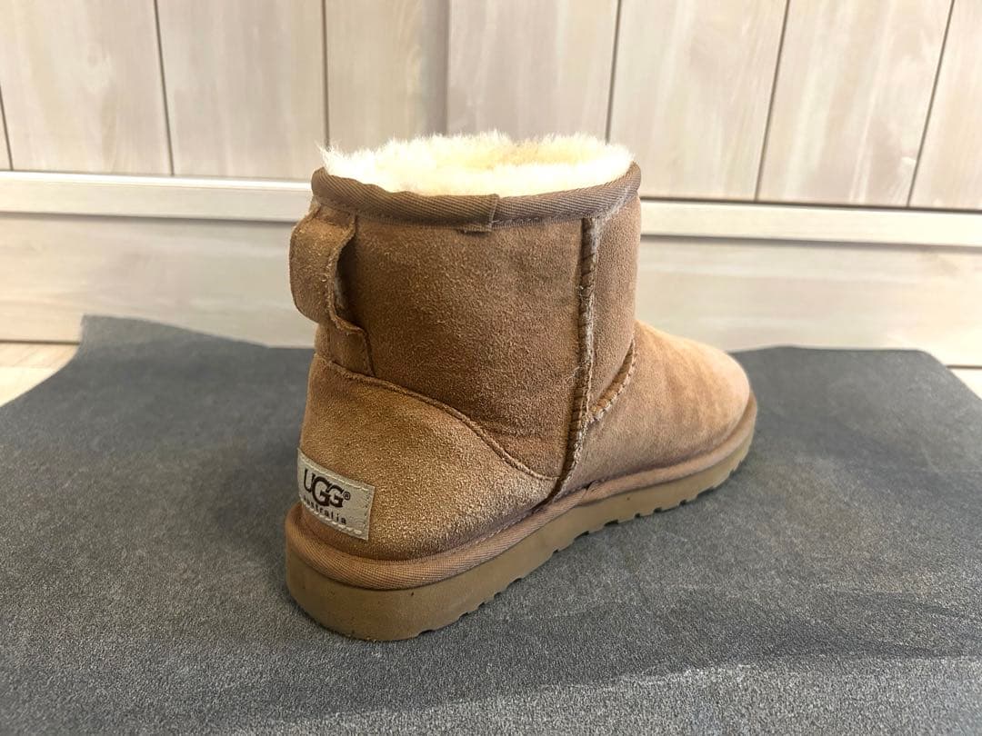 UGGアグ　クラシックミニ5884 24cm ムートンブーツ　ブラウン