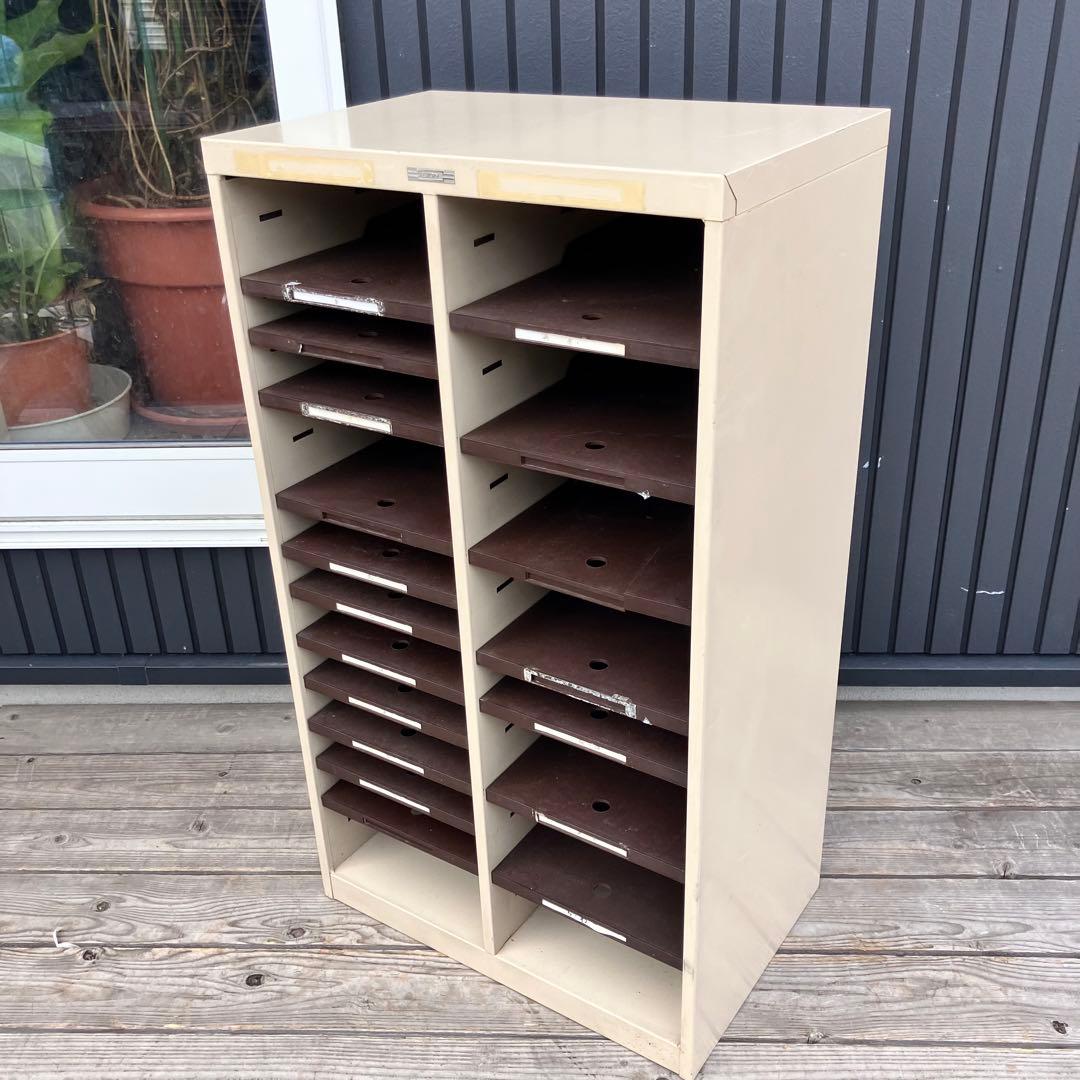 ① インダストリアル ライオン スチールキャビネット 書類入れ カルテケース