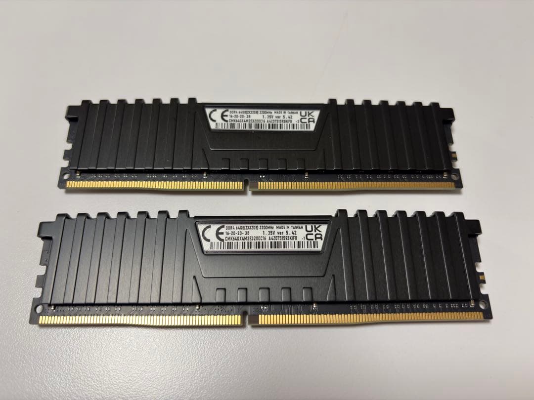 メモリー Corsair DDR4 64GB CMK64GX4M2E3200C16
