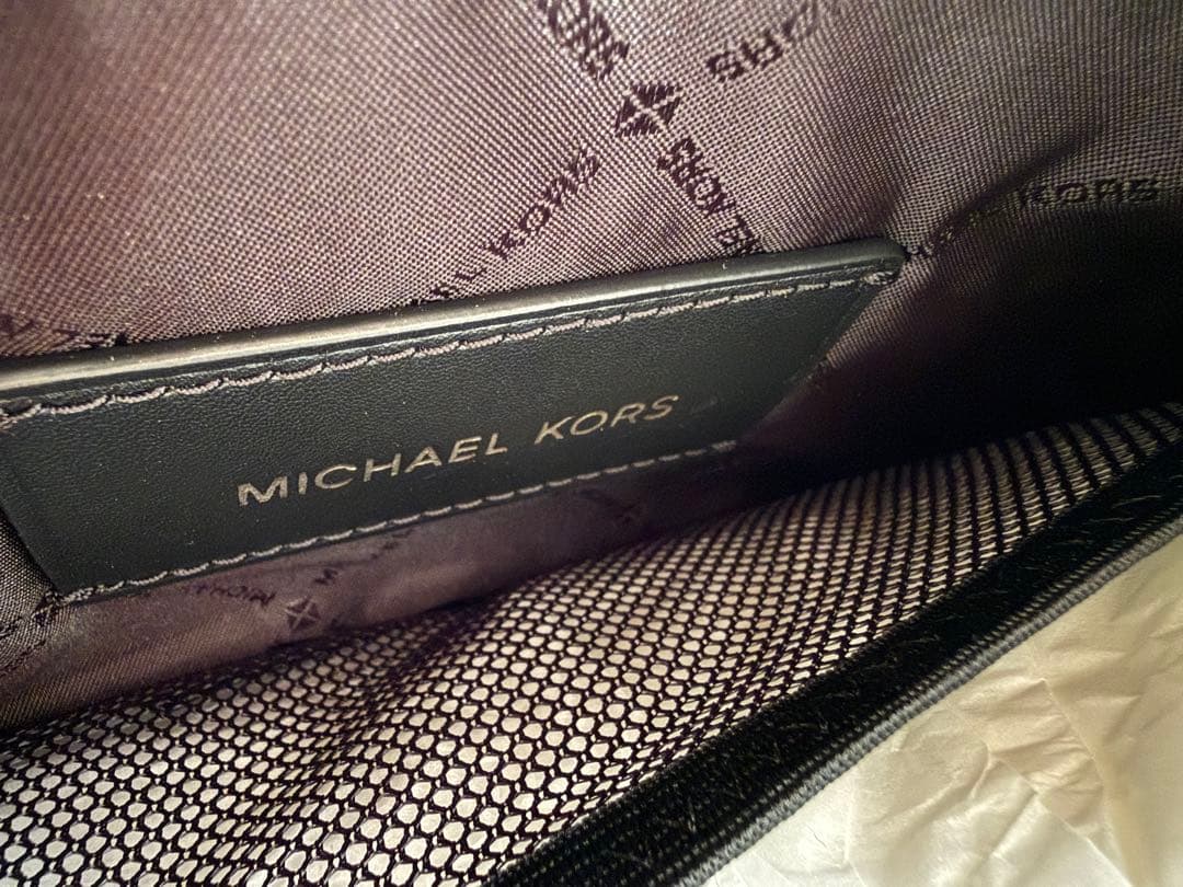 【ハワイ正規店購入】MICHAEL KORS ブラックショルダーバッグ