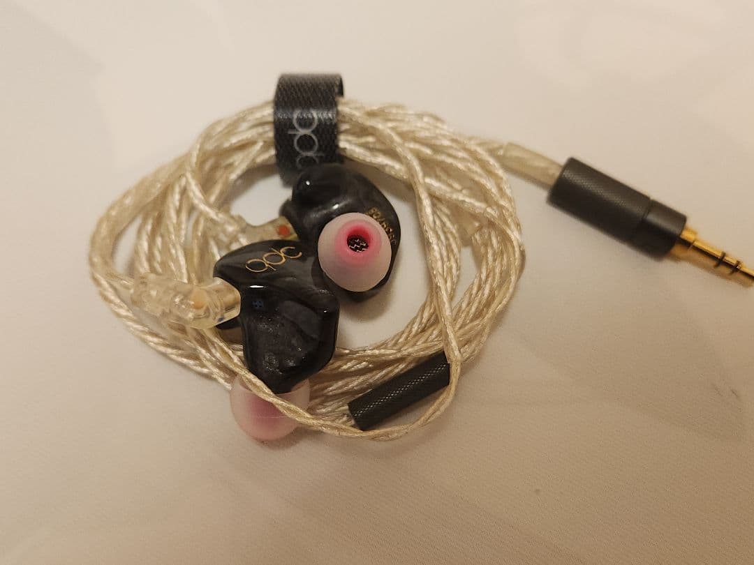 イヤホン qdc TrES