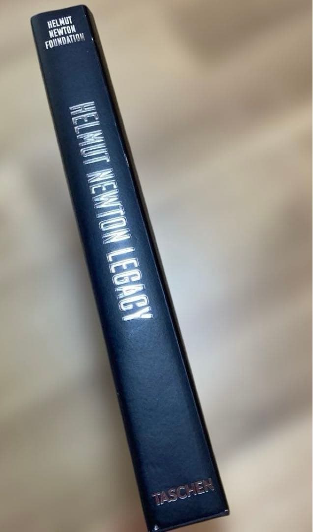 ヘルムート・ニュートンHelmut Newtonレガシー 写真集　TASCHEN
