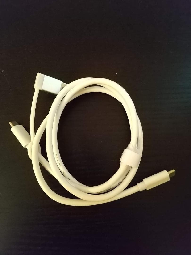 液晶モニター付き多機能USBハブ／SDカードリーダー搭載