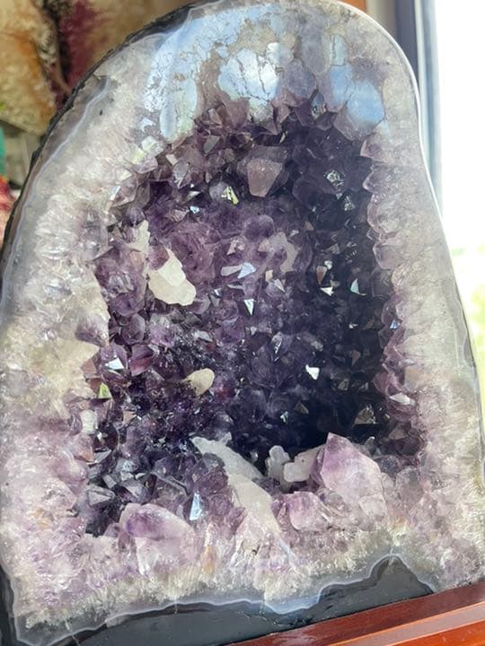 家の御守り　家宝　高さ27cm 最高品質ウルグアイアメジストドーム　カルサイト