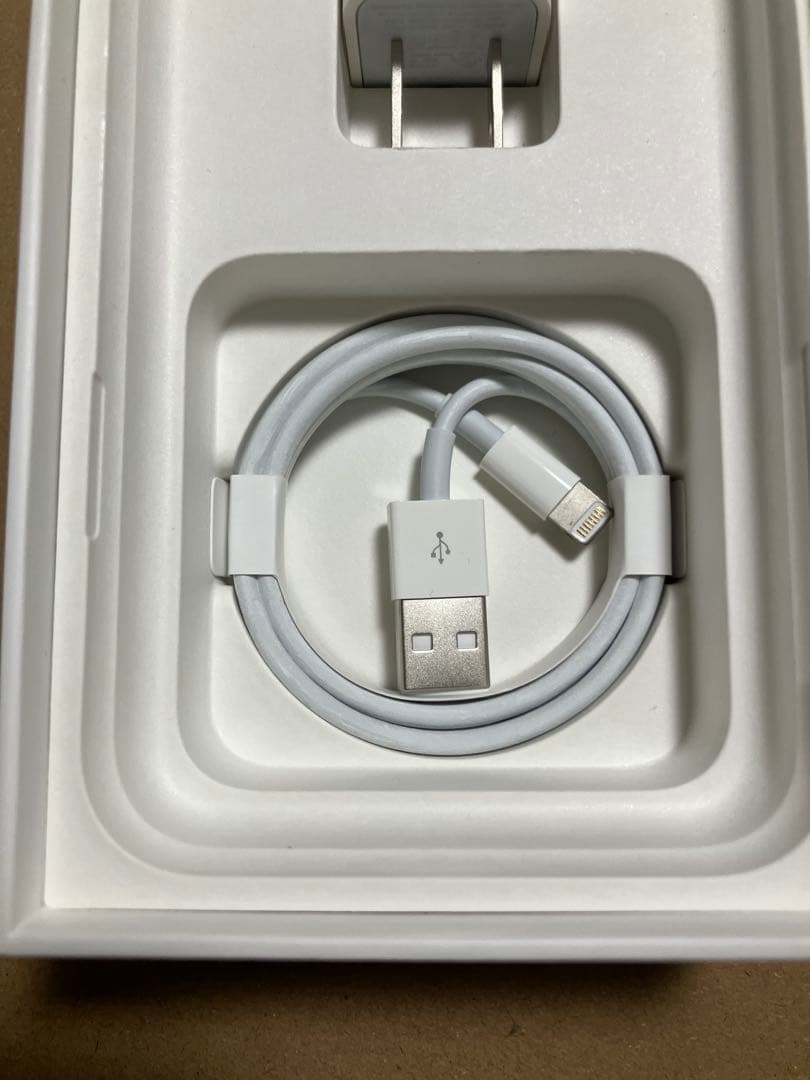 iPhone XR 64GB ホワイト　SIMロックなし　初期化済　動作品　美品