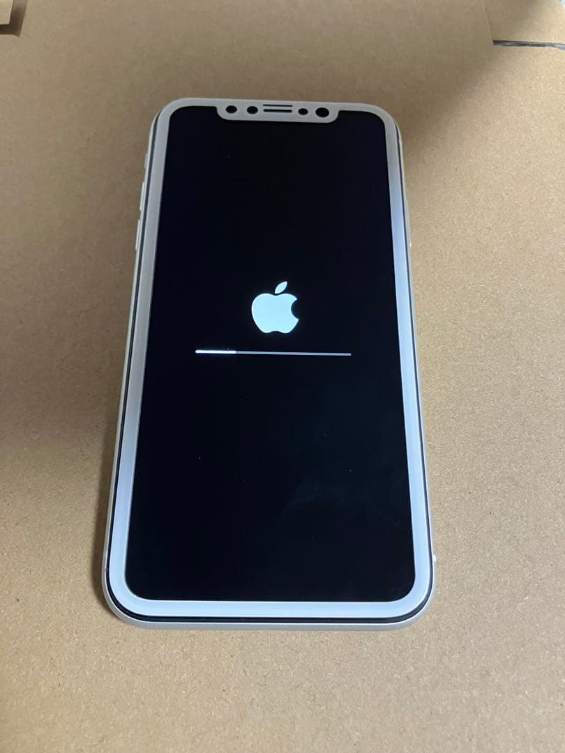 iPhone XR 64GB ホワイト　SIMロックなし　初期化済　動作品　美品