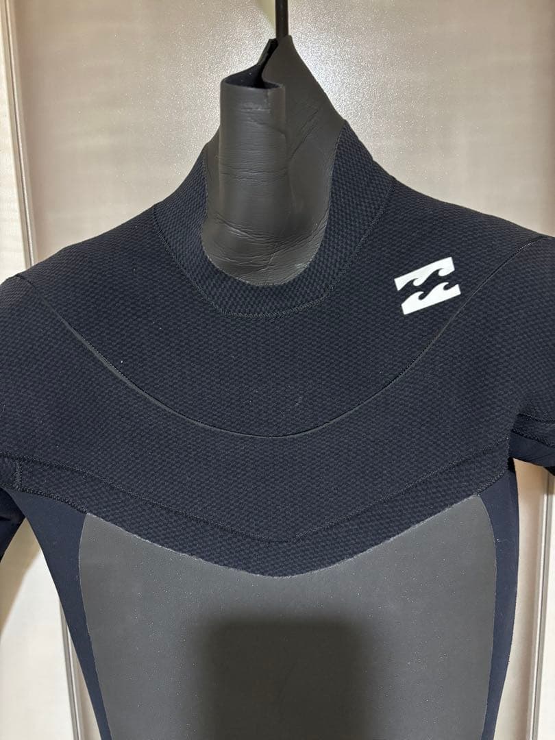 入水少なめ！　ビラボン　ガルウィングジップ　5×3mm　セミドライ　Mサイズ