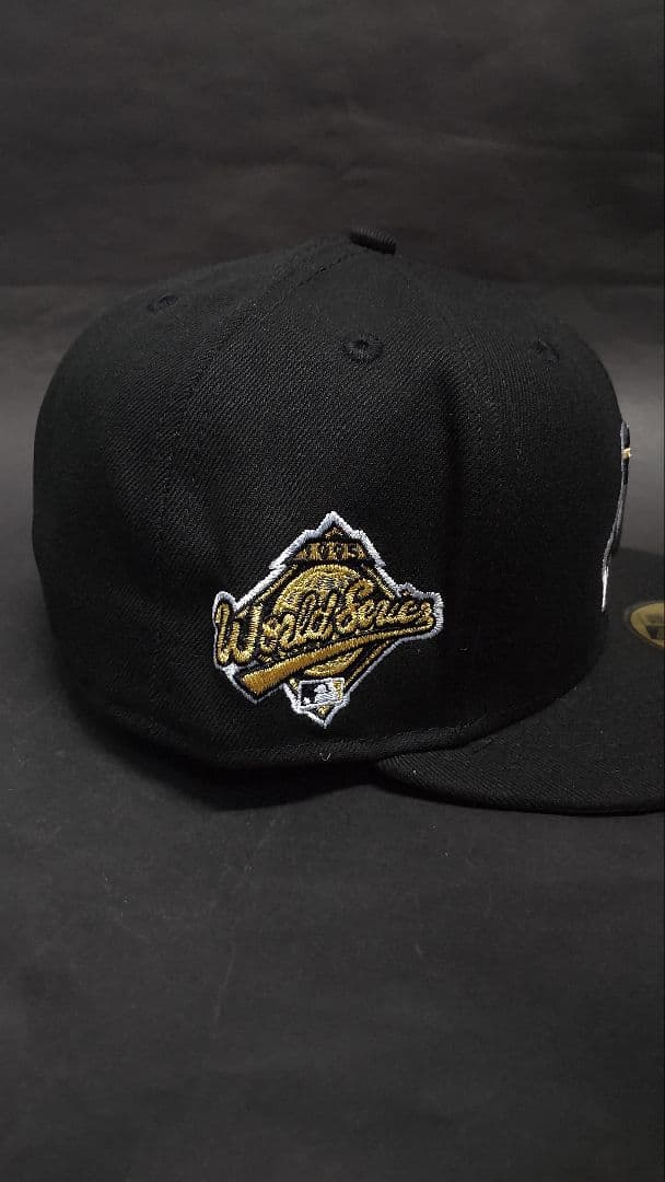 ニューエラクリーブランドインディアンス ワフー酋長ロゴブラックゴールドキャップ1