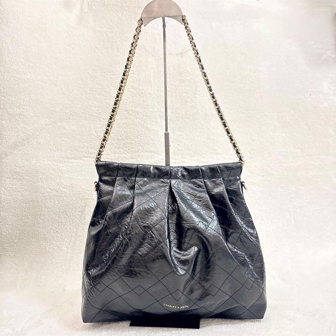 チャールズアンドキース ドゥオ ブレードチェーン ハンドル ホーボーバッグ 黒
