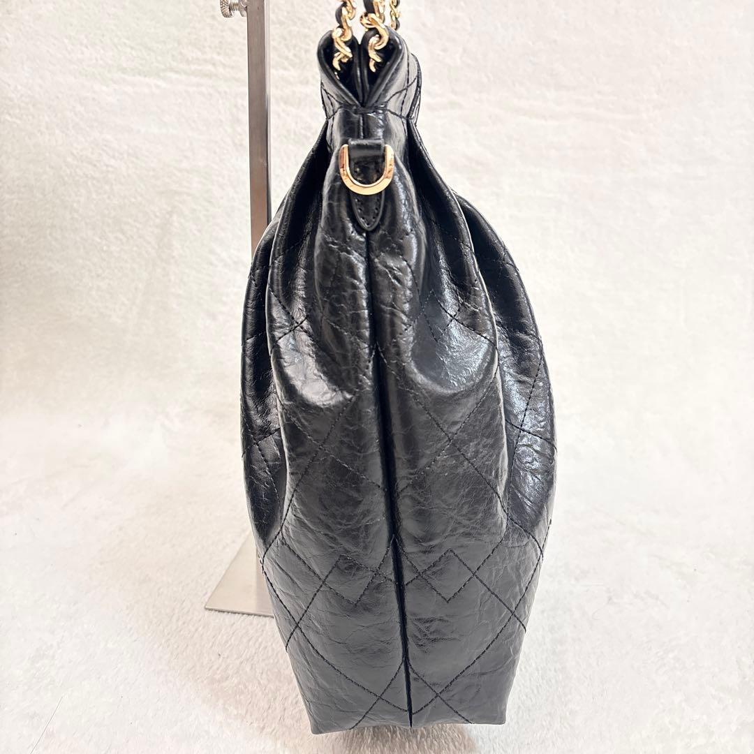 チャールズアンドキース ドゥオ ブレードチェーン ハンドル ホーボーバッグ 黒