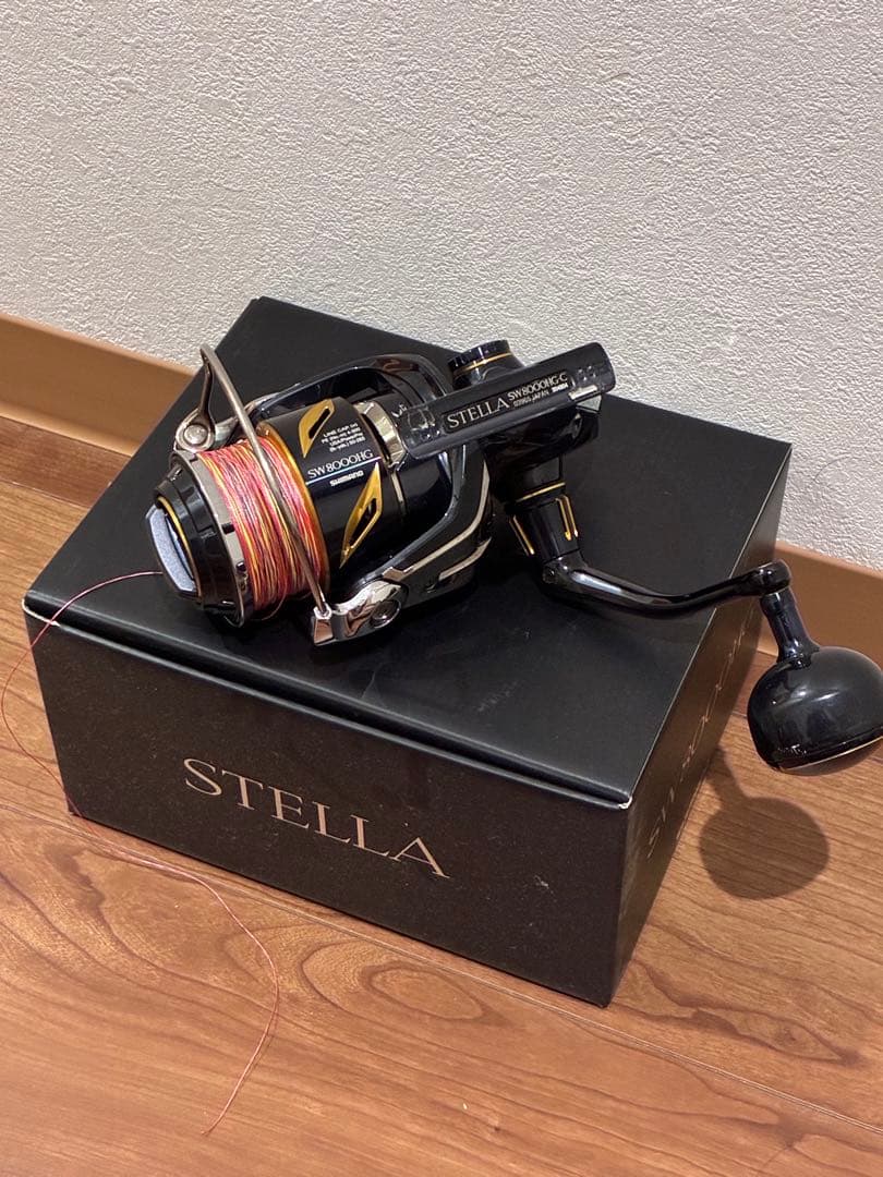 19STELLA SW8000HG スピニングリール 元箱付き