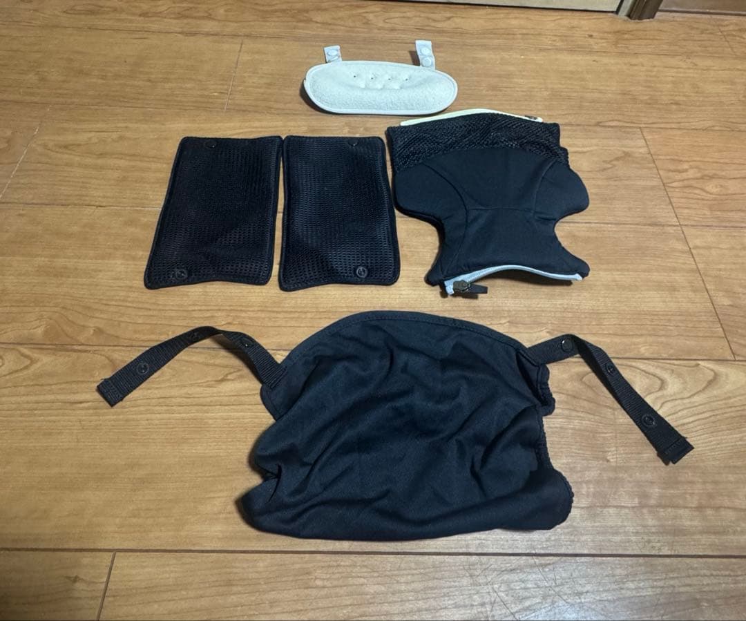 アップリカ　ラクリス　抱っこ紐　ブラック