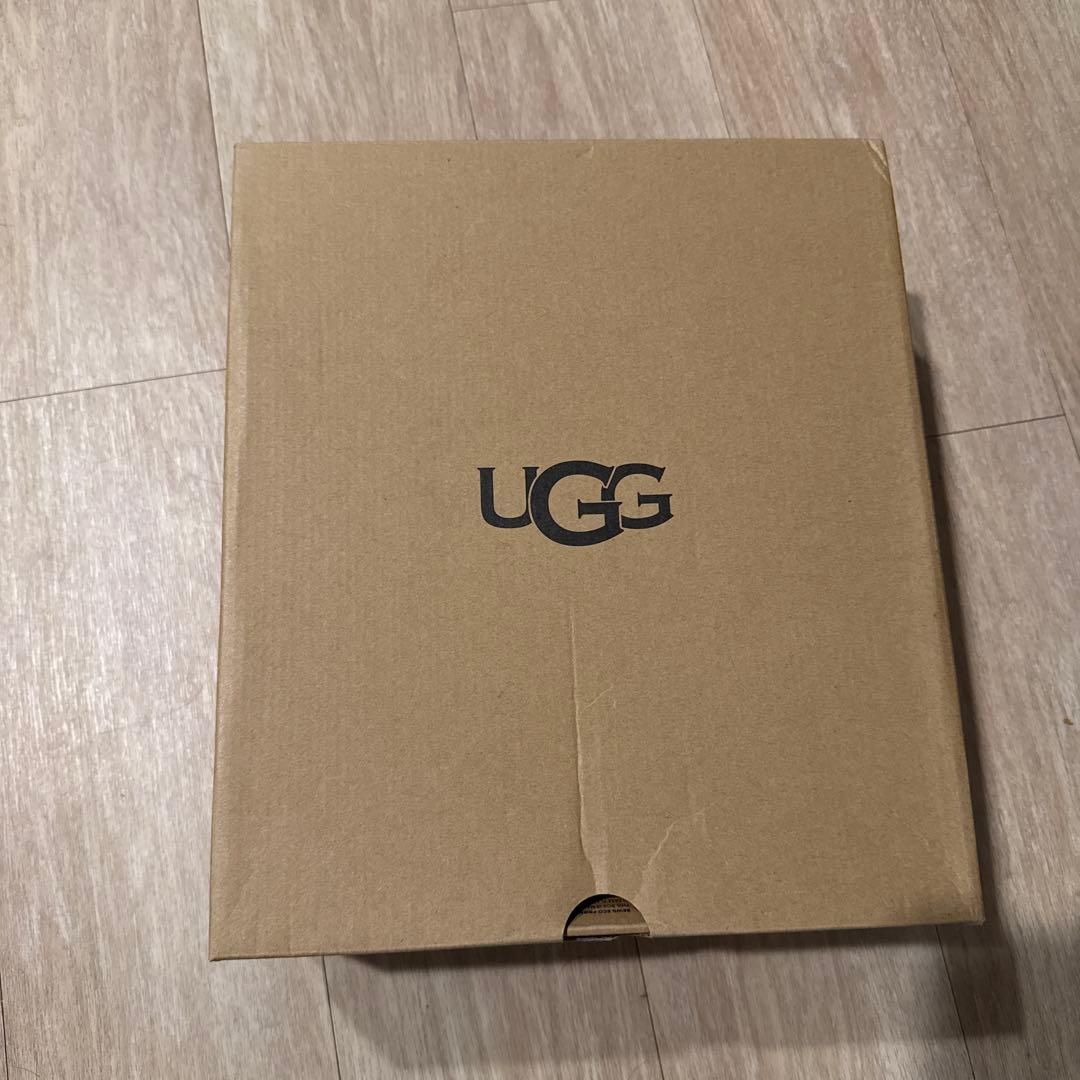 UGG グレー ニューメルプラットチェルシーブーツ