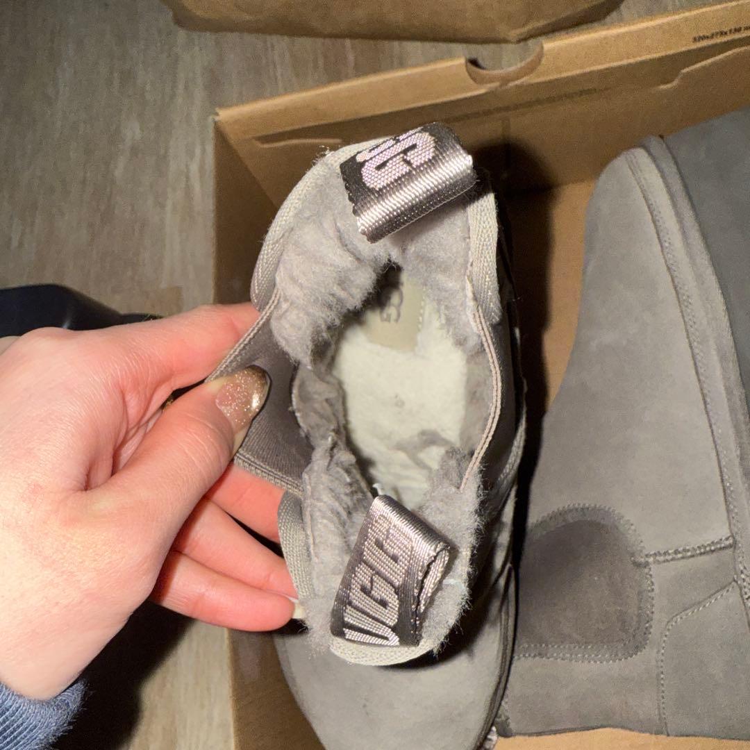 UGG グレー ニューメルプラットチェルシーブーツ