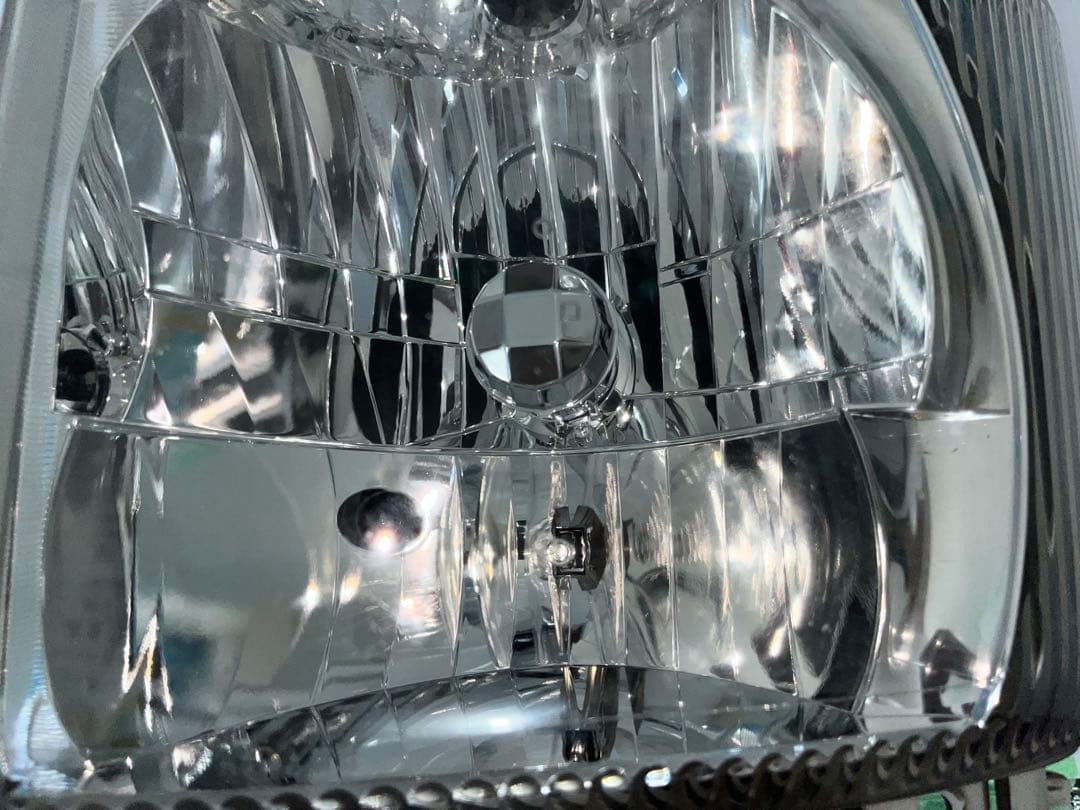 V*P様 中古 いすゞ純正 左 ヘッドライト KOITO 110-21872 2