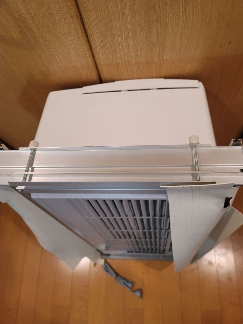 コロナルームエアコン ウインド形冷房専用 型式　CW-1624R 2024年製