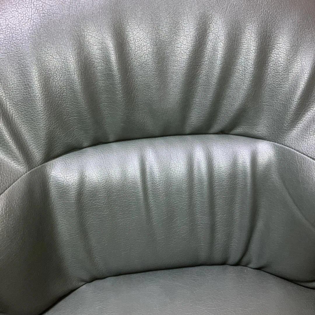 12/25までの出品　１人掛けソファ　ダークグリーン　本革製