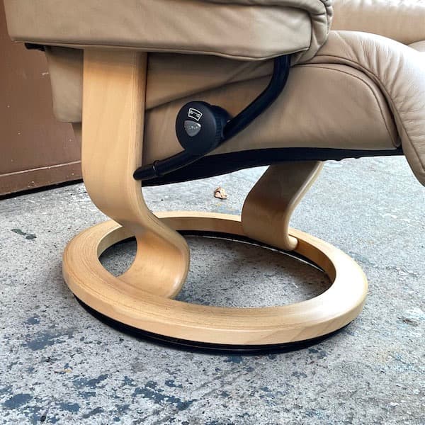 エコーネス　ストレスレスチェア　レノ　オットマン付き　ベージュ