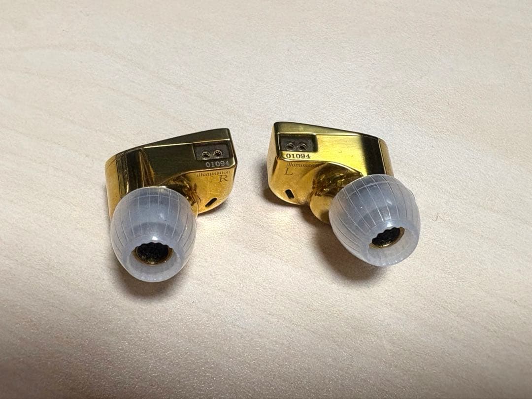 水月雨MOONDROP ILLUMINATION-光、Little White