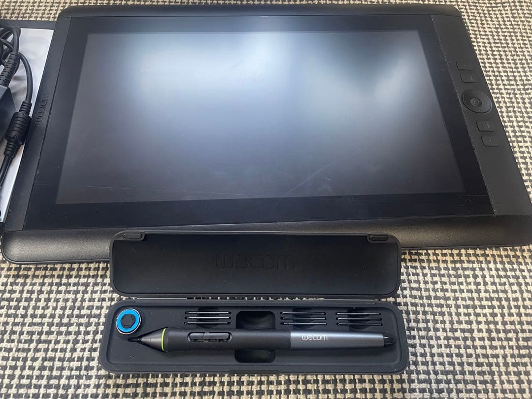 Wacom Cintiq 13HD DTK-1301/K0 ワコム　液タブ