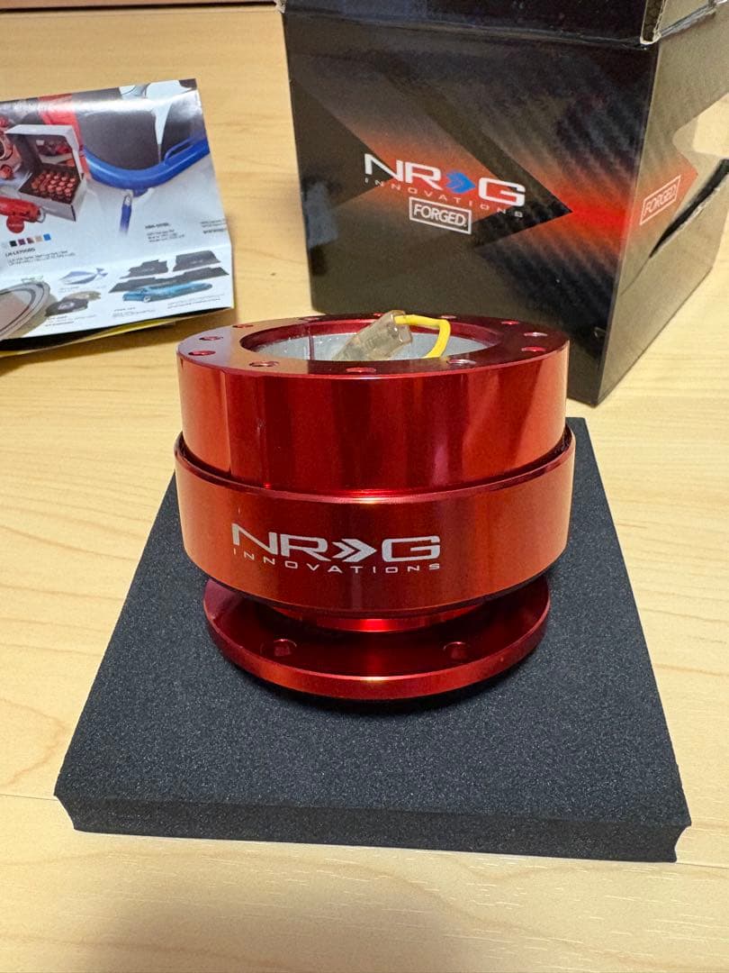 NRG Innovations ステアリングハブ レッド