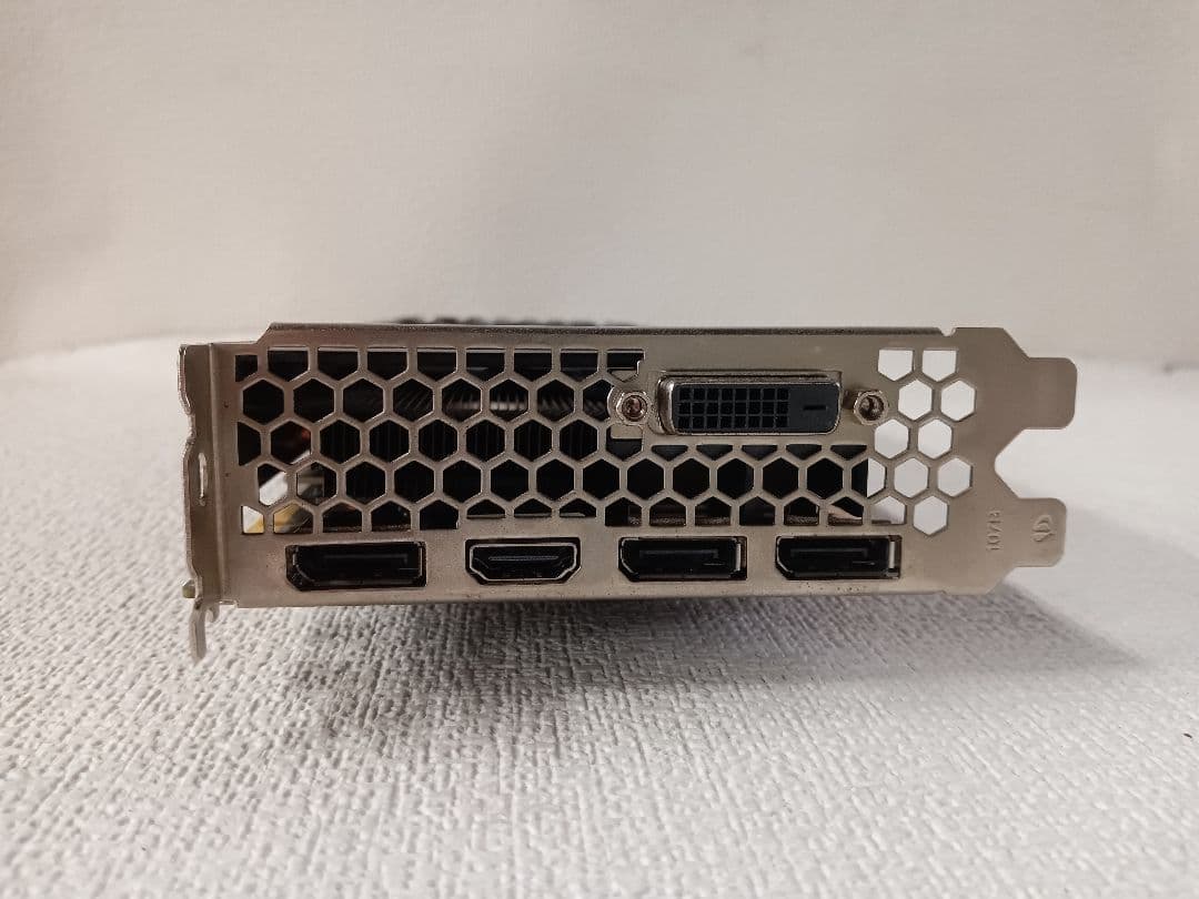 ✪ GTX1070 DUAL 8G GDDR5 グラフィックボード